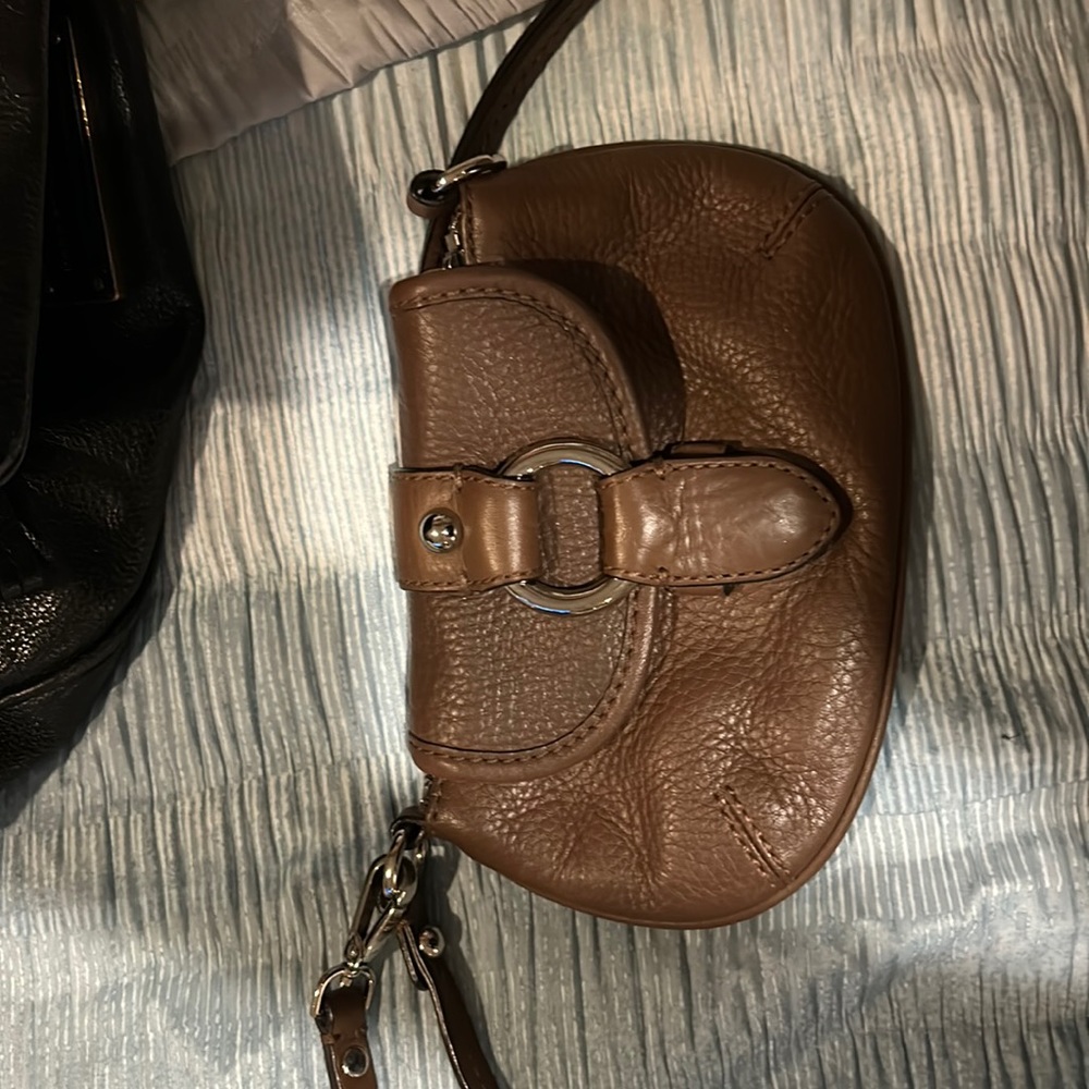 Banana Republic brown leather wristlet